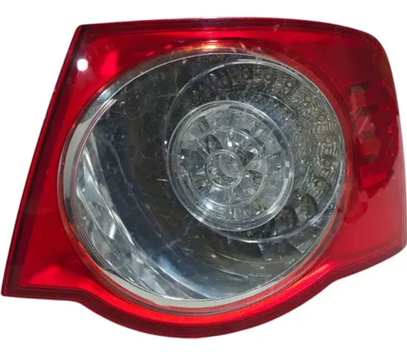 Lanterna Traseira Direita Volkswagen Jetta 2008/2010 Detalhe Direito/passageiro Vermelho
