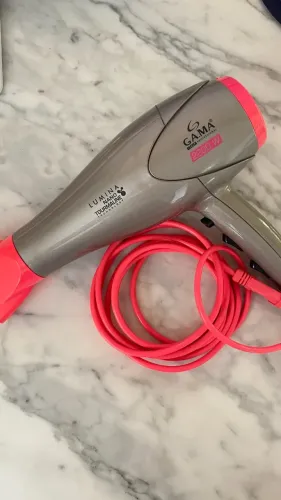 Secador de cabelo 220V