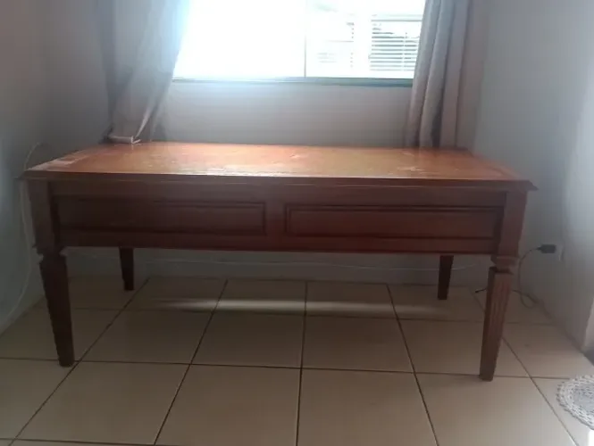 Mesa tipo escrivaninha