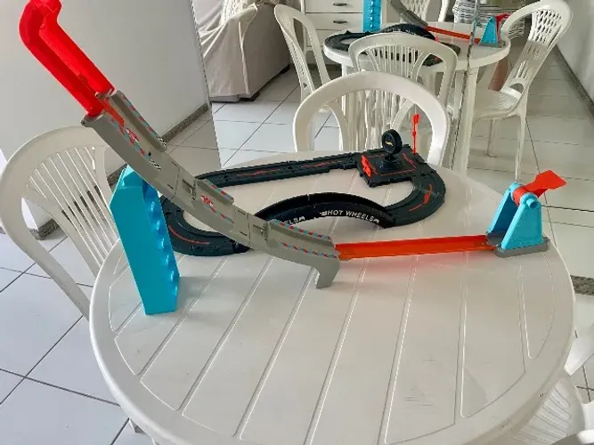 Pista hot wheels lançador