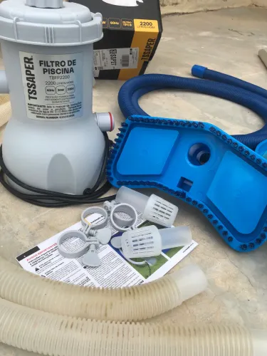  Filtro para piscina e kit limpeza 
