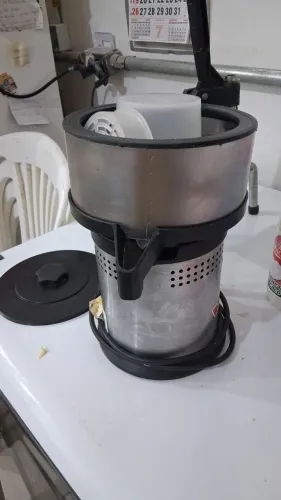 Expremedor de laranja potente