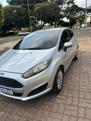 Ford Fiesta 1.5 16V Flex Mec. 5P 2015