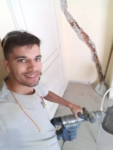 PINTOR AJUDANTE DE PINTOR AJUDANTE GERAL *