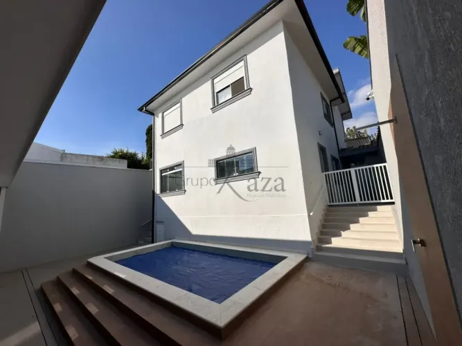 Oportunidade- Casa Sobrado - Residencial - Jardim das Indústrias - 4 Dormitórios - 262m².