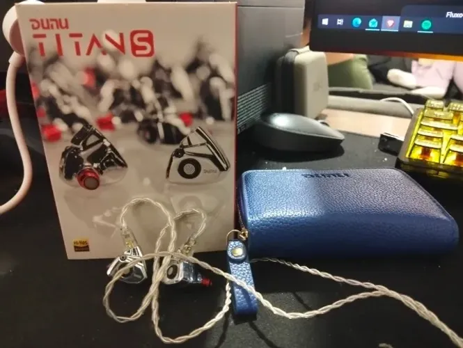 DUNU TITAN S