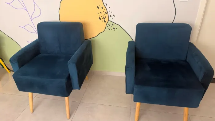 Vendo 02 Poltronas 