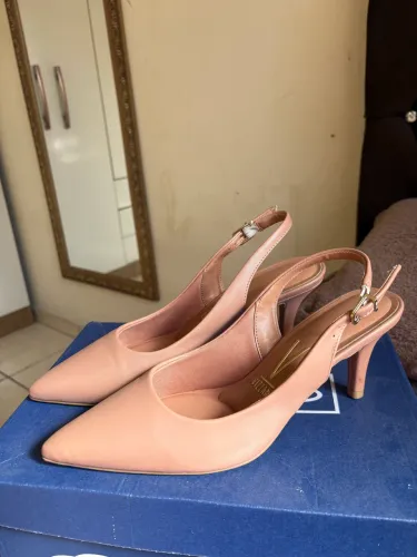 Sandália scarpin vi ano