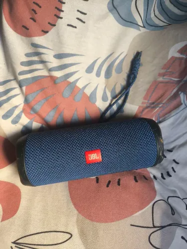 JBL flip4 semi-nova