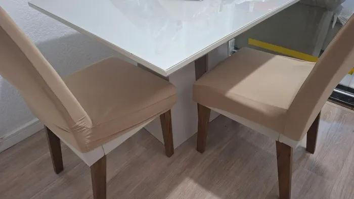 Mesa de jantar 4 lugares