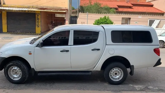 CAPOTA  DE FIBRA   PARA  TRITON 