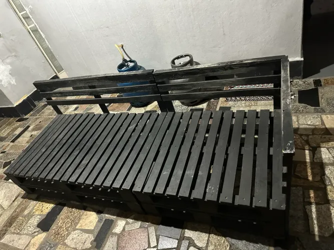 Vendo sofá de palete + banquinhos
