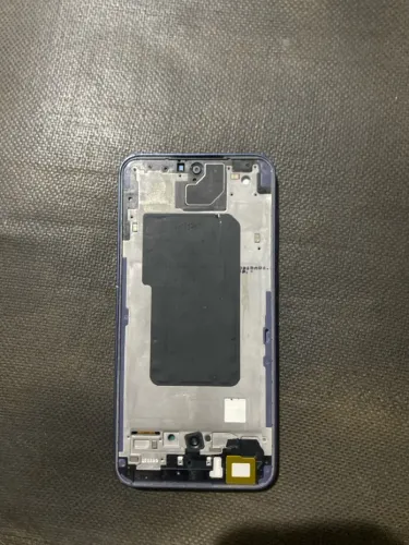 Galaxy A35 sem tela sem traseira e com algumas marcas de uso no aro