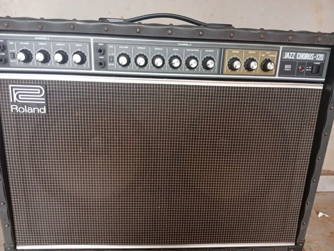 Roland jaz Chorus 120
