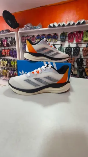 Tênis Adidas adzero