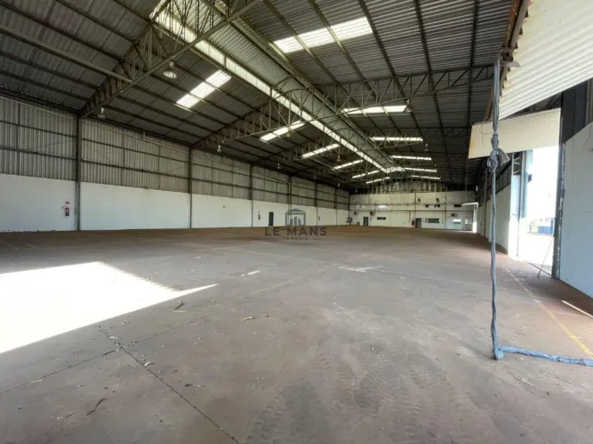 Galpão para alugar em Iracemápolis, Distrito Industrial, com 1850 m²