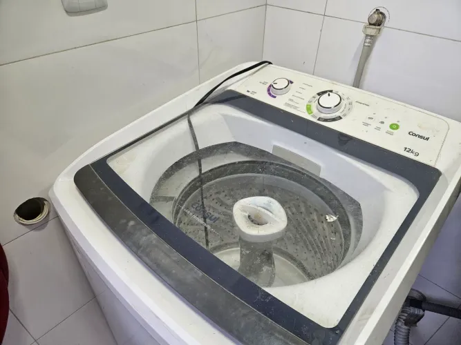 Vendo lavadora consul 13kg com detalhe 