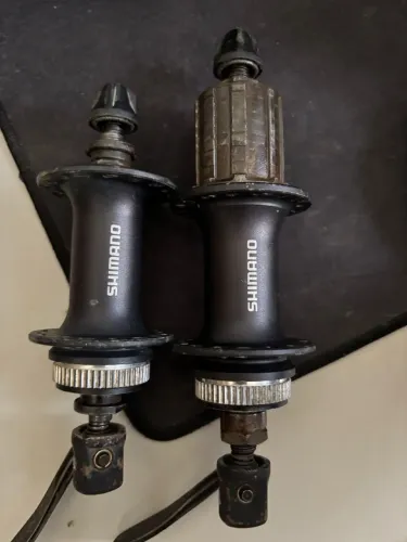 Par de cubo Shimano Acera FH-M3050