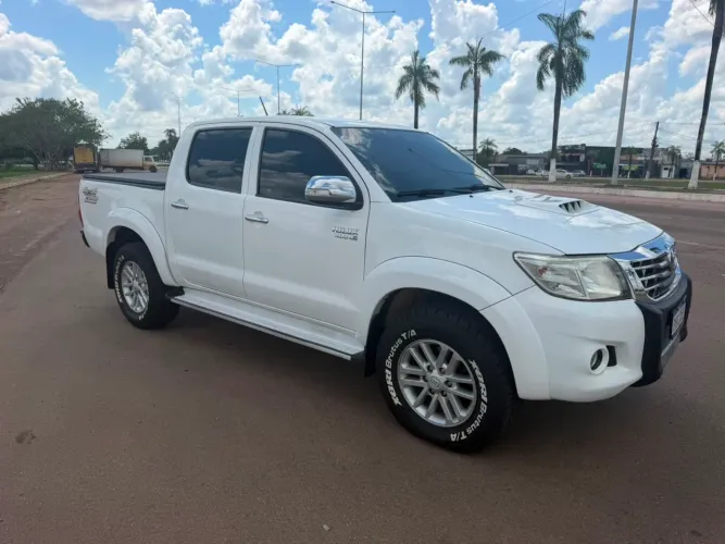 Toyota Hilux CD SRV D4-d 4X4 3.0 TDI Diesel AUT 2015