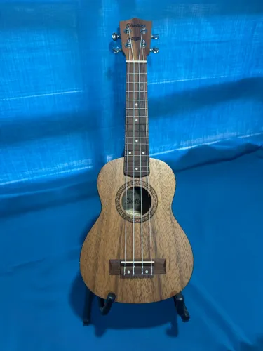 UKELELE SHELBY SOPRANO