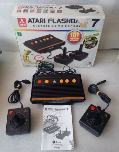 Atari Flashback 7 com caixa e 101 jogos na memória - Funcionando - Usado