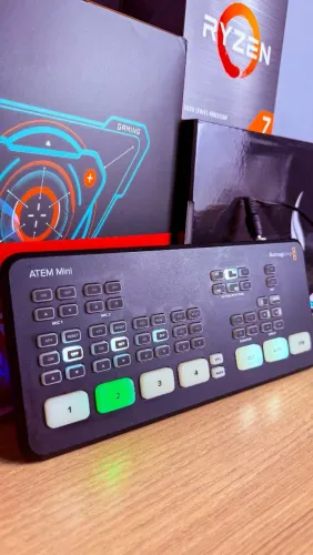 Blackmagic Design ATEM Mini - Mesa de Corte / Switcher HDMI