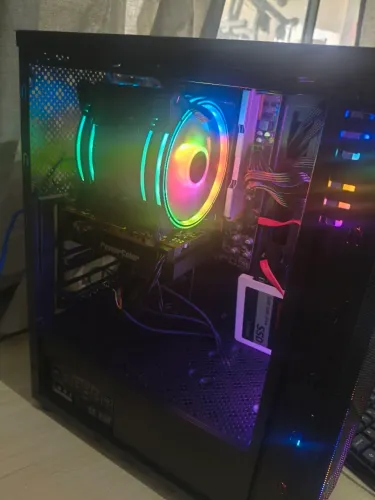Computador game xion 2670 12 ram  placa vídeo xt 6500 ddr6  às vezes da tela verde para
