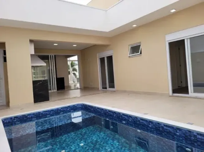 Casa à venda no Condominio Portal do Lago em Sumaré - SP.