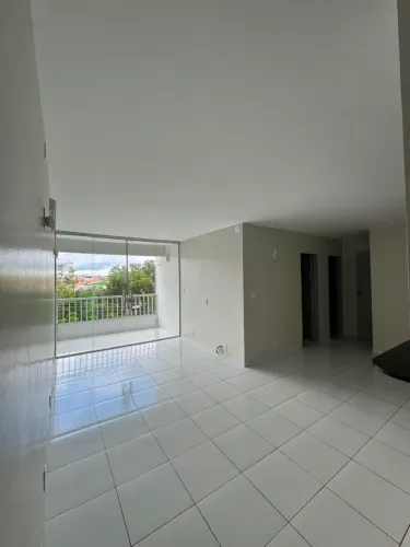Alugo apartamento no Calhau no Condomínio Barramar 2