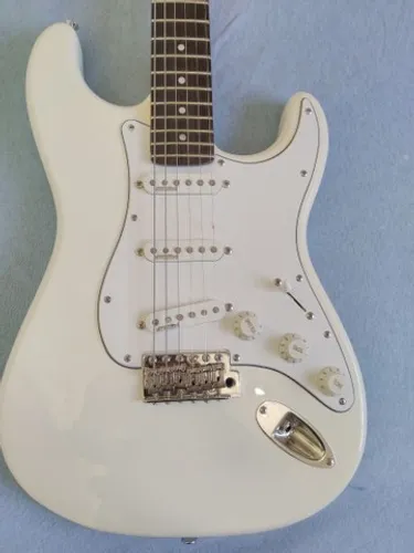 Guitarra Vintage V6 JMH