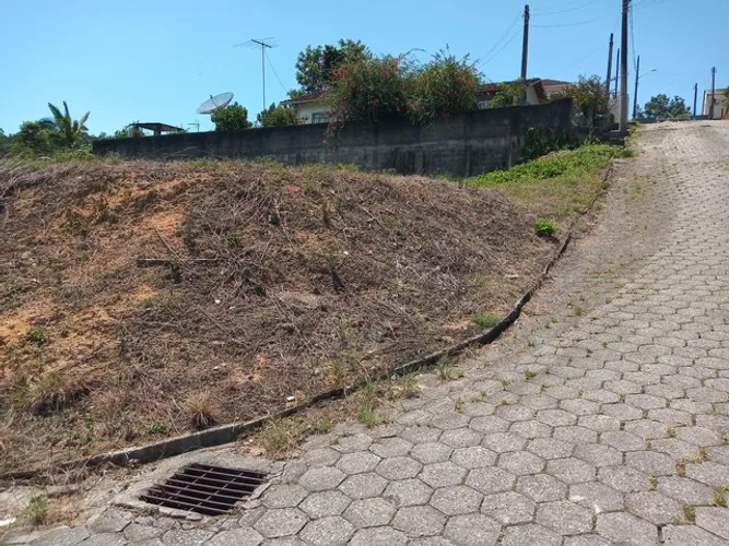 Terreno com 532 m² em Santo Amaro da Imperatriz