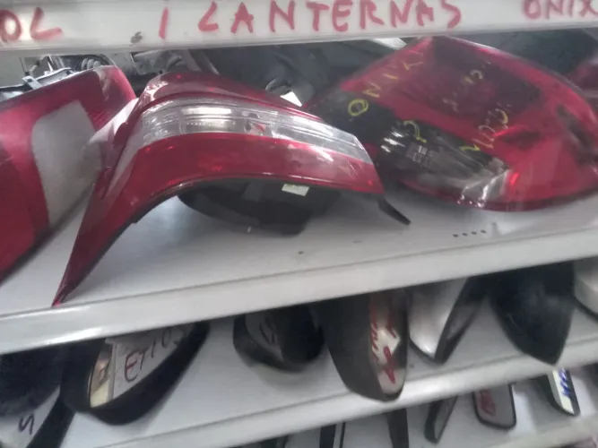 Lanternas faróis retrovisores e espelho interno vários carros