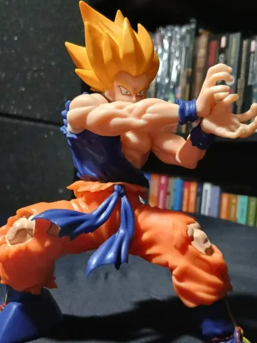 ACTION FIGURE - Goku Super Sayajin