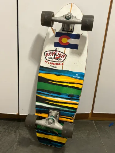Skate Carver 32 muito novo. 