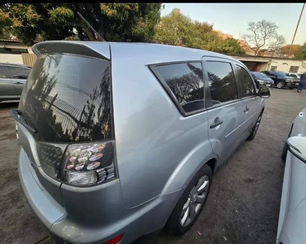 Mitsubishi Outlander 2.4 16V 170cv Aut. 2011