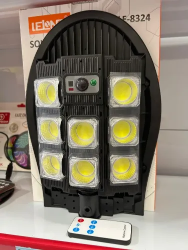 Luminária Solar Estilo Poste com Controle