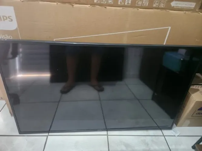  TV SAMSUNG LED 49'' Esta com a tela quebrada, ideal para peças ou para técnico.