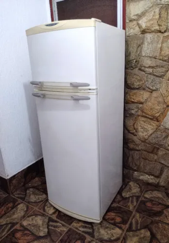 Geladeira Duplex 360L (Leia descrição)