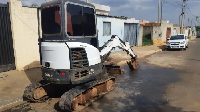 Mini Escavadeira Bobcat E26 Ano 2014 Cabinada