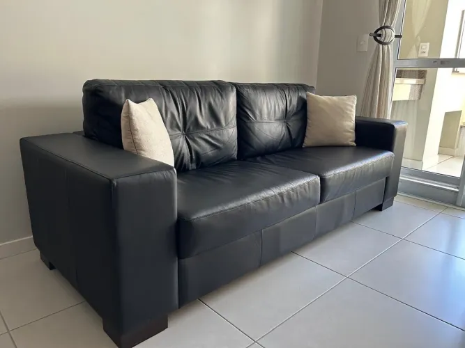 Sofá de Couro Legítimo 2,10cm
