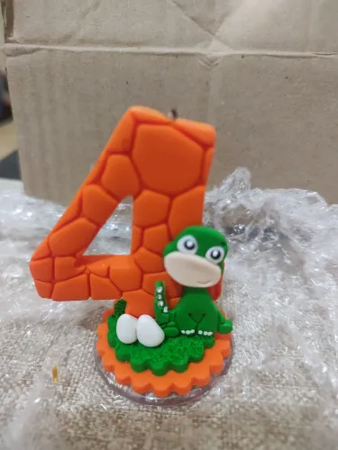Vela de buscuit Dinossauro 4 anos