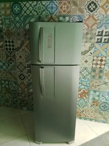 Geladeira Eletrolux Frost Free 