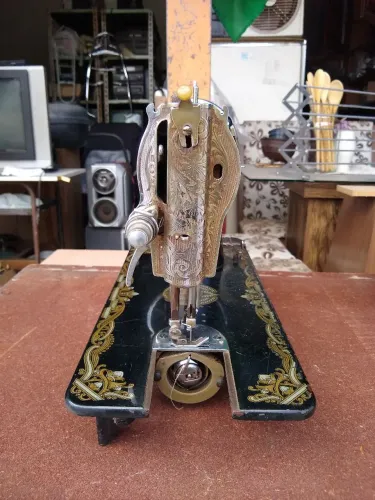 Antigus Máquina de Costura Elgin