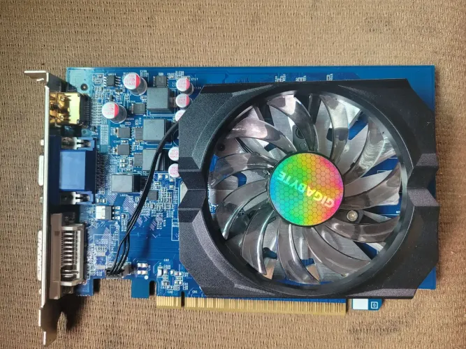 Placa de vídeo gv-n420 2 gigas