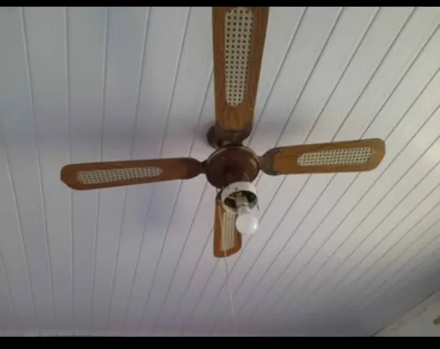 Ventilador de Teto Clássico - Design Vintage