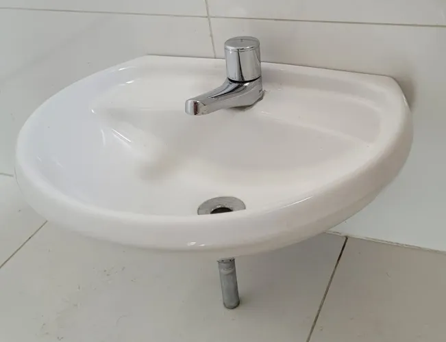 Lavatório Oval Gelo Ravena Deca + Torneira Deca + Sifão