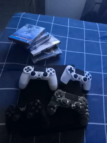 Vendo ou troco um PlayStation 4