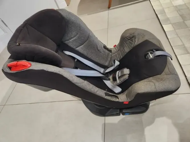 Cadeira infantil para carro Safety 1st (cor: preta + cinza)