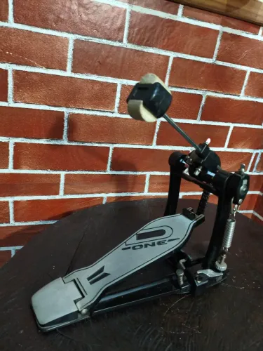 Pedal simples D-one  (SAPATA FIXA + CORRENTE DUPLA) 