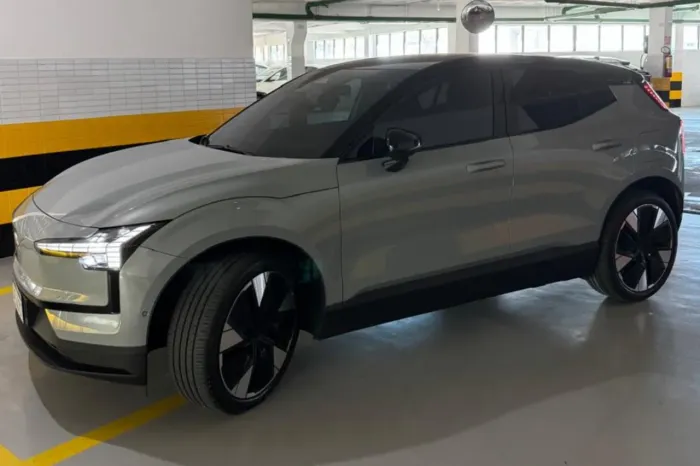 Volvo EX30 E60 Ultra (elétrico) 2024 apenas 6.000Km